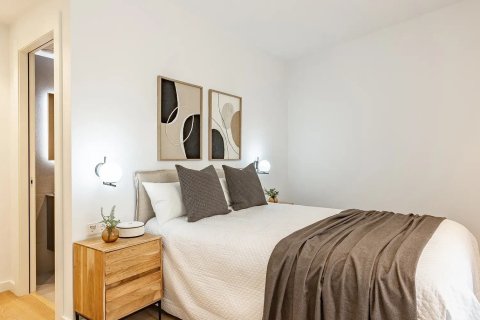 Apartamento de 3 dormitorios en venta en Barcelona, Cataluña, Spain № 1067 - foto 14