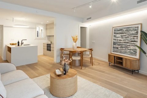 Apartamento de 3 dormitorios en venta en Barcelona, Cataluña, Spain № 1067 - foto 3