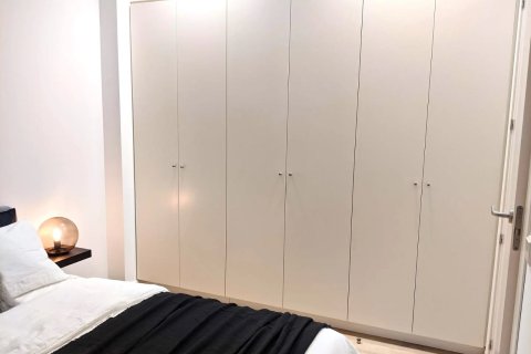 Apartamento de 2 dormitorios en venta en Barcelona, Cataluña, Spain № 1068 - foto 7
