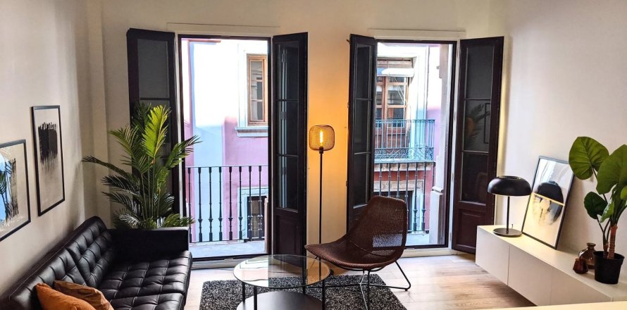 Apartamento de 2 dormitorios en venta en Barcelona, Cataluña, Spain № 1068