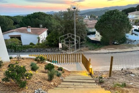 Villa de 4 dormitorios en venta en Lloret de Mar, Gerona, Cataluña, Spain № 1001 - foto 2
