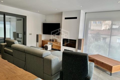Villa de 4 dormitorios en venta en Lloret de Mar, Gerona, Cataluña, Spain № 1001 - foto 25