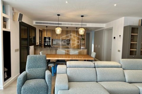 Villa de 4 dormitorios en venta en Lloret de Mar, Gerona, Cataluña, Spain № 1001 - foto 28