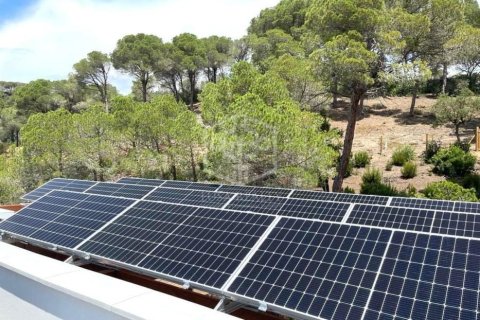 Villa de 4 dormitorios en venta en Lloret de Mar, Gerona, Cataluña, Spain № 1001 - foto 5