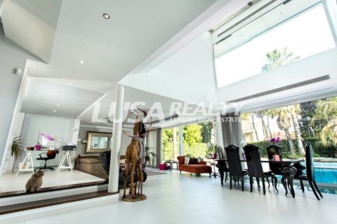 Villa de 7 dormitorios en venta en Castelldefels, Barcelona, Cataluña, Spain № 999 - foto 8