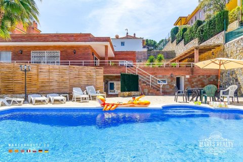 9 bedrooms villa for sale in Condado del Jaruco, Girona, Catalonia, Spain № 1000 - photo 2