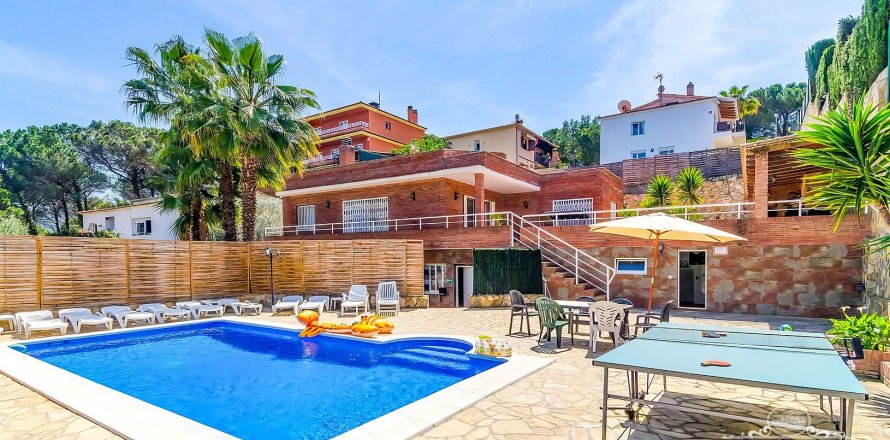 9 bedrooms villa for sale in Condado del Jaruco, Girona, Catalonia, Spain № 1000