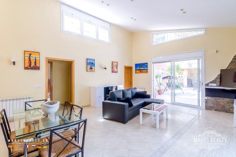 9 bedrooms villa for sale in Condado del Jaruco, Girona, Catalonia, Spain № 1000 - photo 12