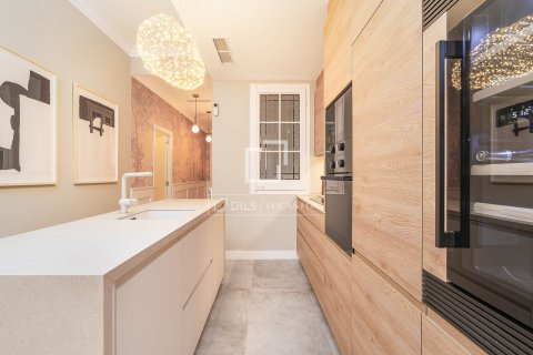 Купить квартиру в Барселона, Испания с 3 спальни, 94м², № 4047 - фото 12