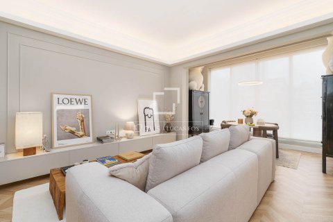 Купить квартиру в Барселона, Испания с 3 спальни, 94м², № 4047 - фото 3