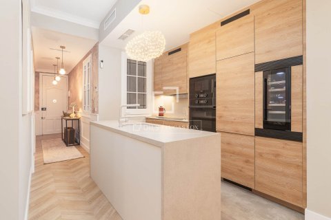Купить квартиру в Барселона, Испания с 3 спальни, 94м², № 4047 - фото 9