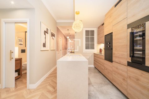 Купить квартиру в Барселона, Испания с 3 спальни, 94м², № 4047 - фото 10