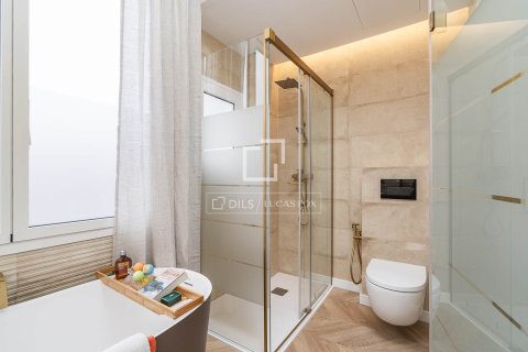 Купить квартиру в Барселона, Испания с 3 спальни, 94м², № 4047 - фото 24
