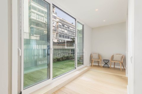 Apartamento de 3 dormitorios en venta en Barcelona, Cataluña, Spain № 4048