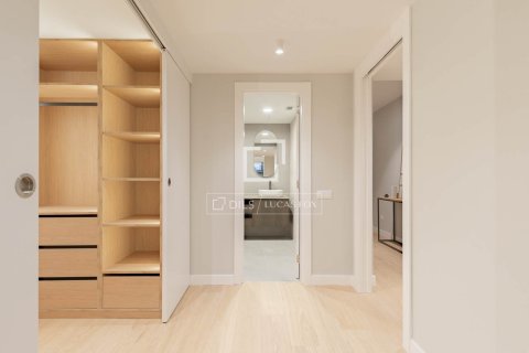 Apartamento de 3 dormitorios en venta en Barcelona, Cataluña, Spain № 4048 - foto 18