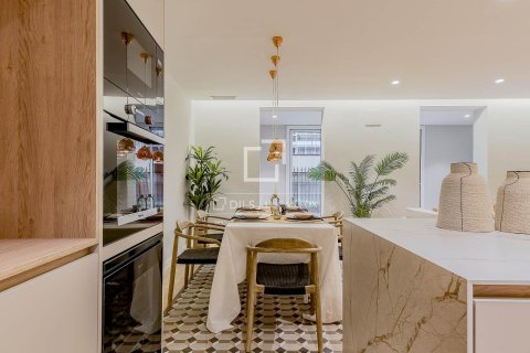 Apartamento de 3 dormitorios en venta en Barcelona, Cataluña, Spain № 4048 - foto 4