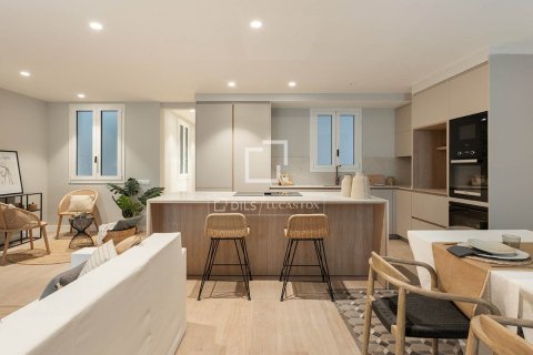 Apartamento de 3 dormitorios en venta en Barcelona, Cataluña, Spain № 4048 - foto 3
