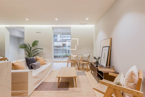 Apartamento de 3 dormitorios en venta en Barcelona, Cataluña, Spain № 4048 - foto 30