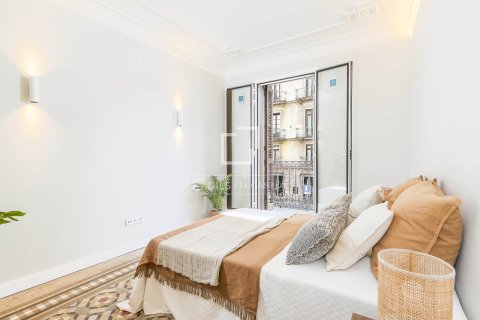 Apartamento de 3 dormitorios en venta en Barcelona, Cataluña, Spain № 4048 - foto 25