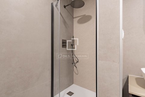 Apartamento de 3 dormitorios en venta en Barcelona, Cataluña, Spain № 4048 - foto 29