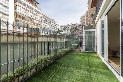 Apartamento de 3 dormitorios en venta en Barcelona, Cataluña, Spain № 4048 - foto 22