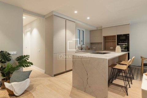 Apartamento de 3 dormitorios en venta en Barcelona, Cataluña, Spain № 4048 - foto 15