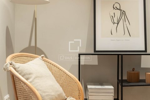 Apartamento de 3 dormitorios en venta en Barcelona, Cataluña, Spain № 4048 - foto 14