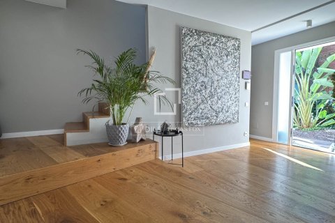 Villa de 4 dormitorios en venta en Sant Just Desvern, Barcelona, Cataluña, Spain № 6268 - foto 22