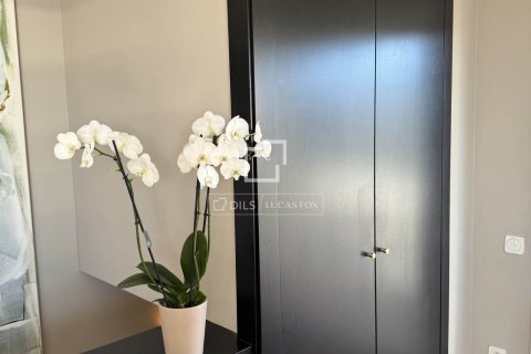 Villa de 4 dormitorios en venta en Sant Just Desvern, Barcelona, Cataluña, Spain № 6268 - foto 26