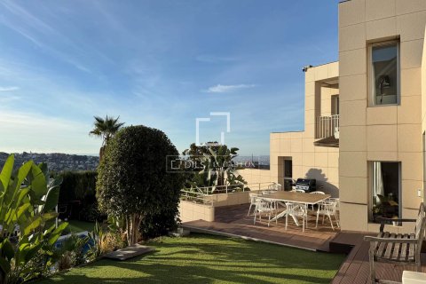 Villa de 4 dormitorios en venta en Sant Just Desvern, Barcelona, Cataluña, Spain № 6268