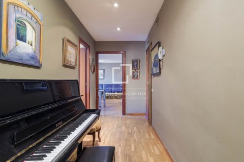 Apartamento de 3 dormitorios en venta en Barcelona, Cataluña, Spain № 6271 - foto 9