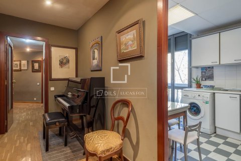 Apartamento de 3 dormitorios en venta en Barcelona, Cataluña, Spain № 6271 - foto 15