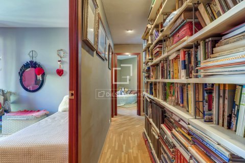 Apartamento de 3 dormitorios en venta en Barcelona, Cataluña, Spain № 6271 - foto 27