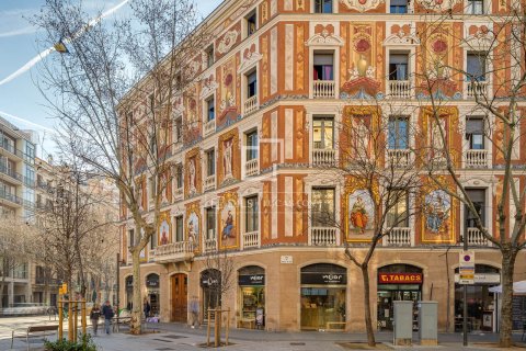 Apartamento de 3 dormitorios en venta en Barcelona, Cataluña, Spain № 6271 - foto 3