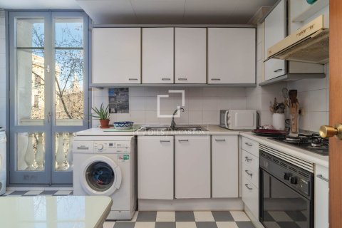Apartamento de 3 dormitorios en venta en Barcelona, Cataluña, Spain № 6271 - foto 16