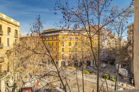 Apartamento de 3 dormitorios en venta en Barcelona, Cataluña, Spain № 6271 - foto 24