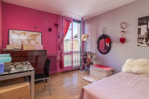 Apartamento de 3 dormitorios en venta en Barcelona, Cataluña, Spain № 6271 - foto 28