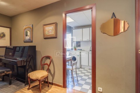 Apartamento de 3 dormitorios en venta en Barcelona, Cataluña, Spain № 6271 - foto 8