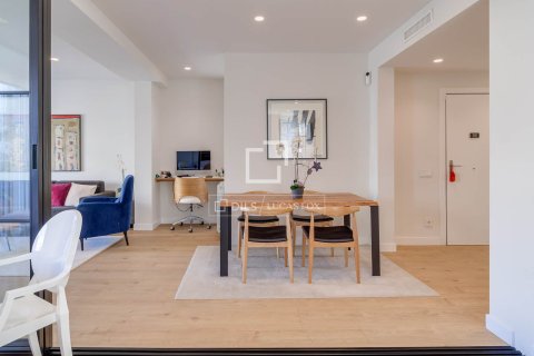 Apartamento de 5 dormitorios en venta en Barcelona, Cataluña, Spain № 6267 - foto 12