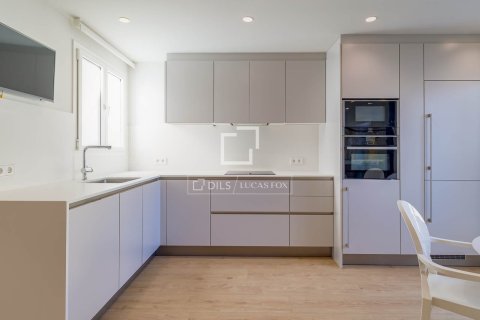 Apartamento de 5 dormitorios en venta en Barcelona, Cataluña, Spain № 6267 - foto 10