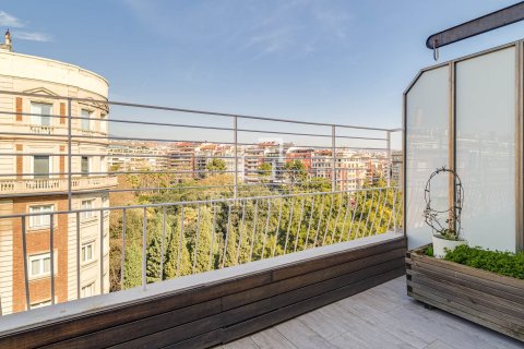 Apartamento de 5 dormitorios en venta en Barcelona, Cataluña, Spain № 6267 - foto 2