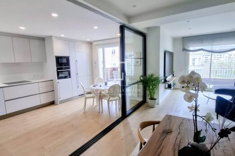 Apartamento de 5 dormitorios en venta en Barcelona, Cataluña, Spain № 6267 - foto 4