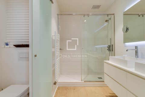 Apartamento de 5 dormitorios en venta en Barcelona, Cataluña, Spain № 6267 - foto 28