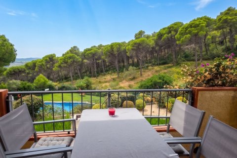 Casa adosada de 4 dormitorios en venta en Torroella de Montgrí, Gerona, Cataluña, Spain № 8930 - foto 2