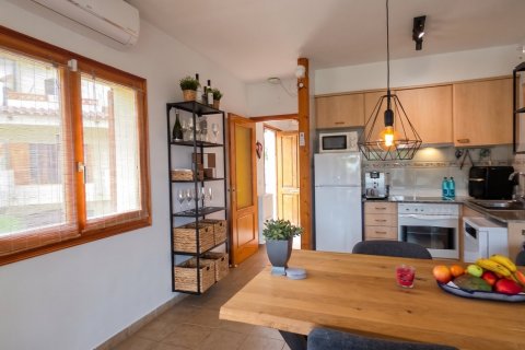 Casa adosada de 4 dormitorios en venta en Torroella de Montgrí, Gerona, Cataluña, Spain № 8930 - foto 14