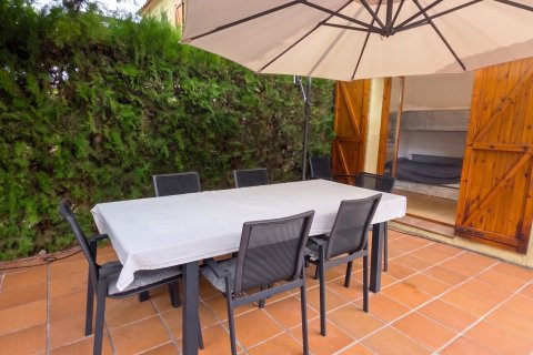 Casa adosada de 4 dormitorios en venta en Torroella de Montgrí, Gerona, Cataluña, Spain № 8930 - foto 18