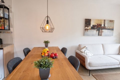 Casa adosada de 4 dormitorios en venta en Torroella de Montgrí, Gerona, Cataluña, Spain № 8930 - foto 11
