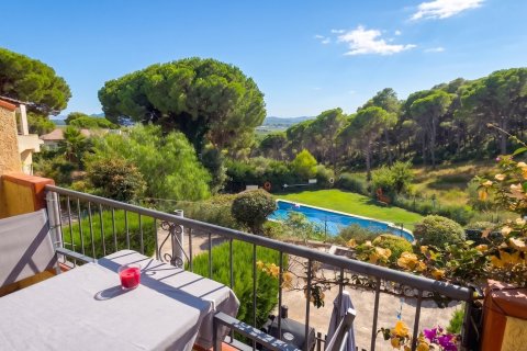 Casa adosada de 4 dormitorios en venta en Torroella de Montgrí, Gerona, Cataluña, Spain № 8930 - foto 6