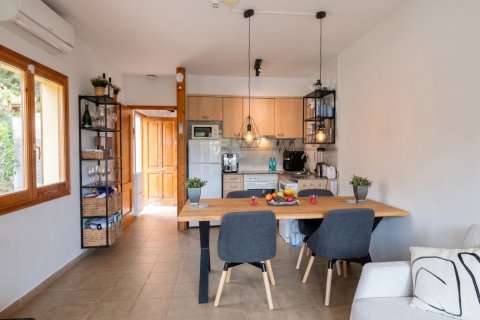 Casa adosada de 4 dormitorios en venta en Torroella de Montgrí, Gerona, Cataluña, Spain № 8930 - foto 12