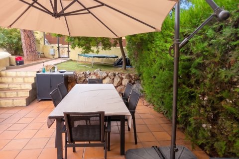 Casa adosada de 4 dormitorios en venta en Torroella de Montgrí, Gerona, Cataluña, Spain № 8930 - foto 19